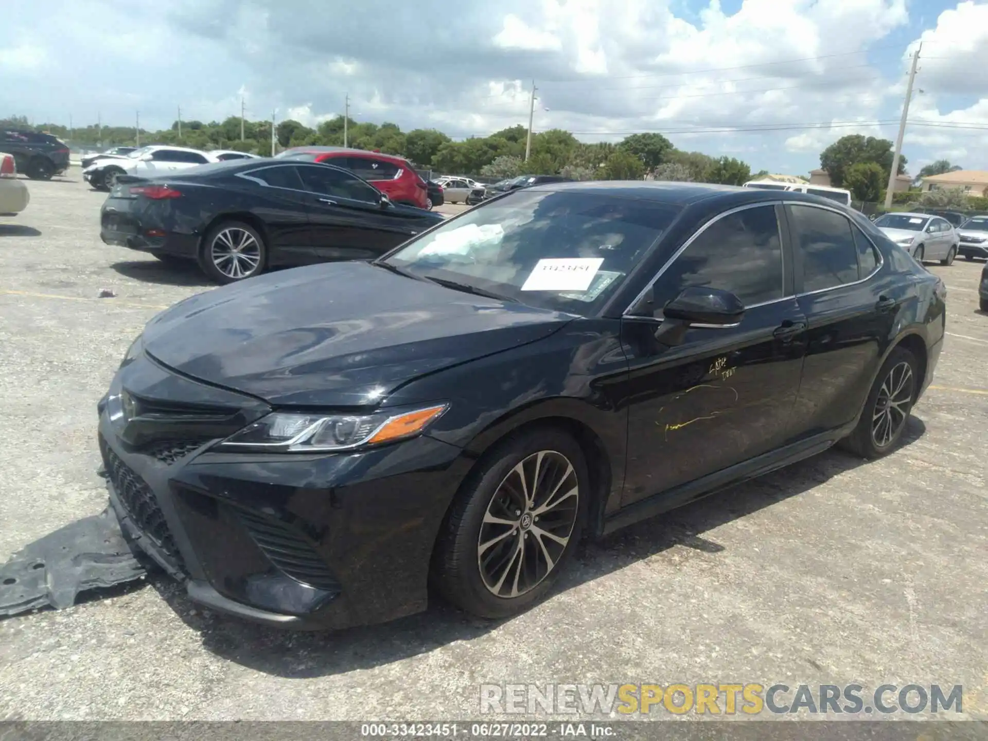 2 Photograph of a damaged car 4T1M11AK2LU935548 TOYOTA CAMRY 2020