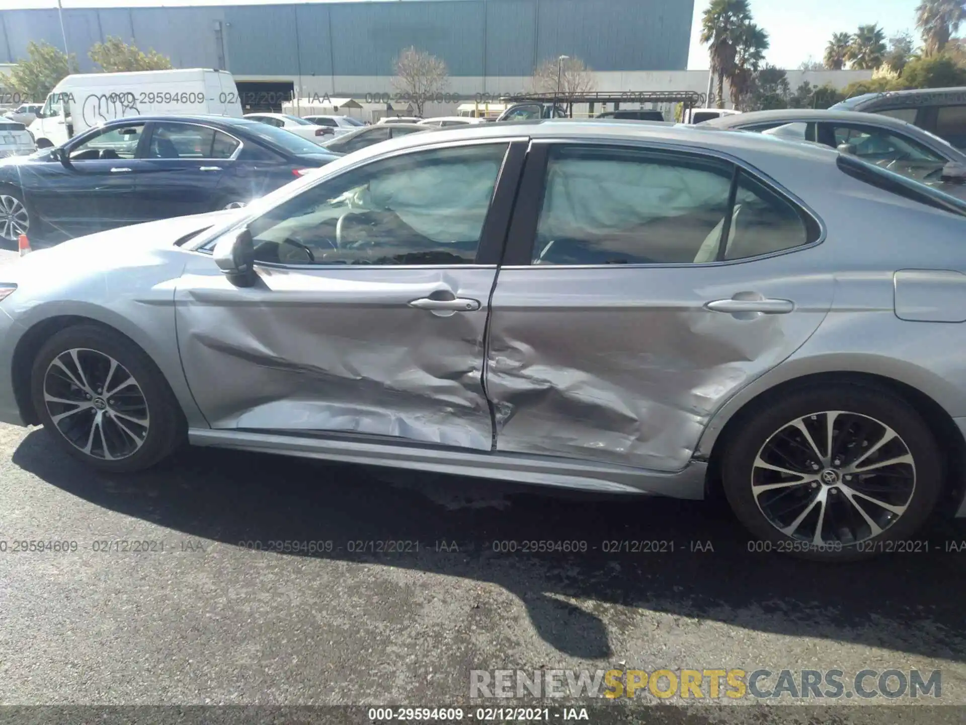 6 Photograph of a damaged car 4T1M11AK2LU948901 TOYOTA CAMRY 2020