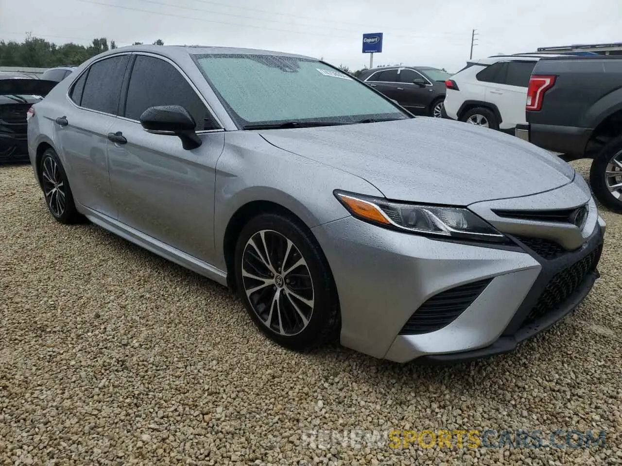 4 Photograph of a damaged car 4T1M11AK2LU951832 TOYOTA CAMRY 2020