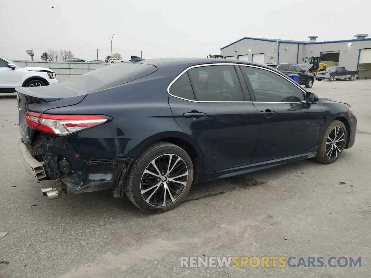 3 Photograph of a damaged car 4T1M11AK2LU955511 TOYOTA CAMRY 2020