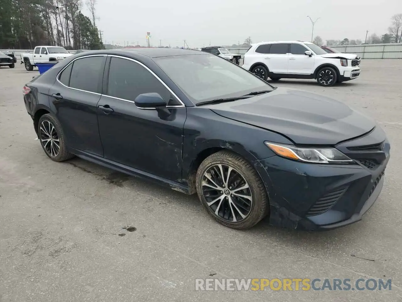 4 Photograph of a damaged car 4T1M11AK2LU955511 TOYOTA CAMRY 2020