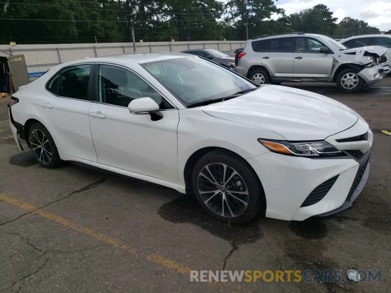 4 Photograph of a damaged car 4T1M11AK2LU980618 TOYOTA CAMRY 2020