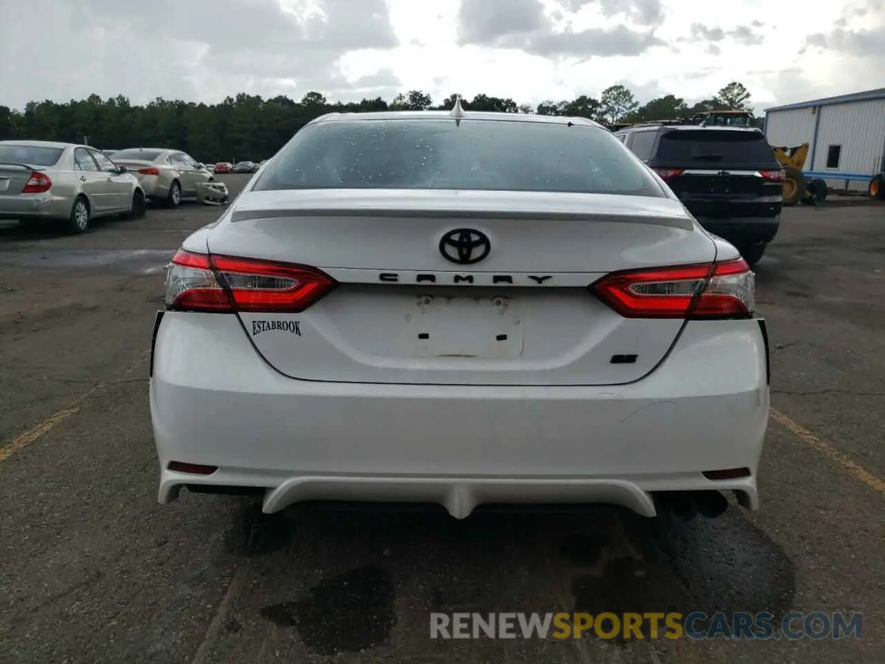 6 Photograph of a damaged car 4T1M11AK2LU980618 TOYOTA CAMRY 2020