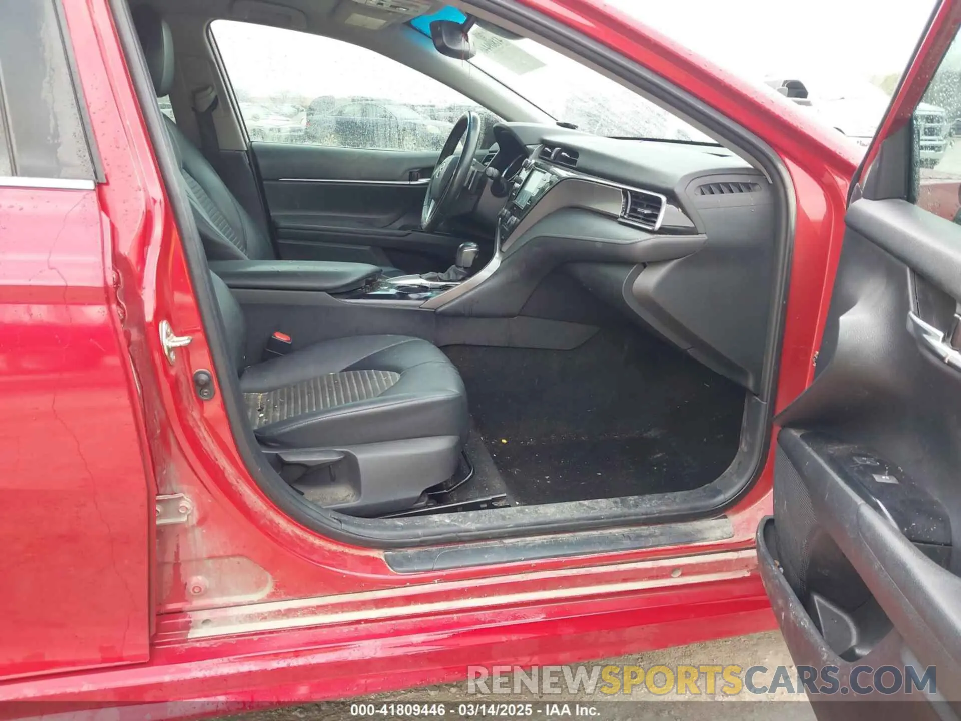 5 Photograph of a damaged car 4T1M11AK3LU364667 TOYOTA CAMRY 2020