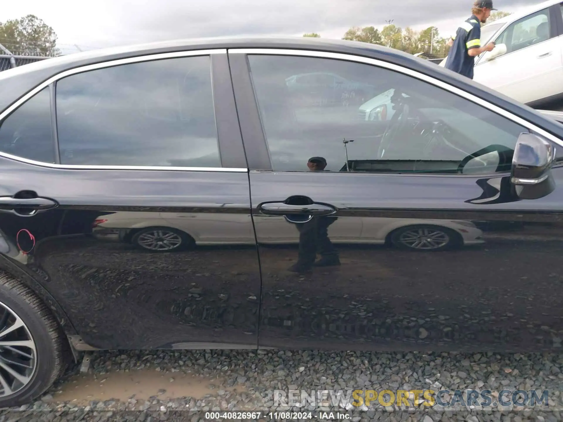 13 Photograph of a damaged car 4T1M11AK3LU391576 TOYOTA CAMRY 2020