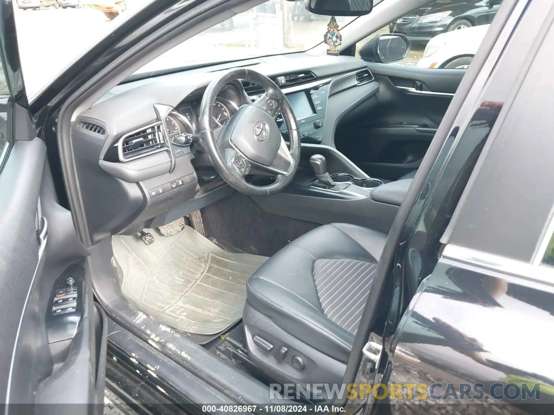 5 Photograph of a damaged car 4T1M11AK3LU391576 TOYOTA CAMRY 2020