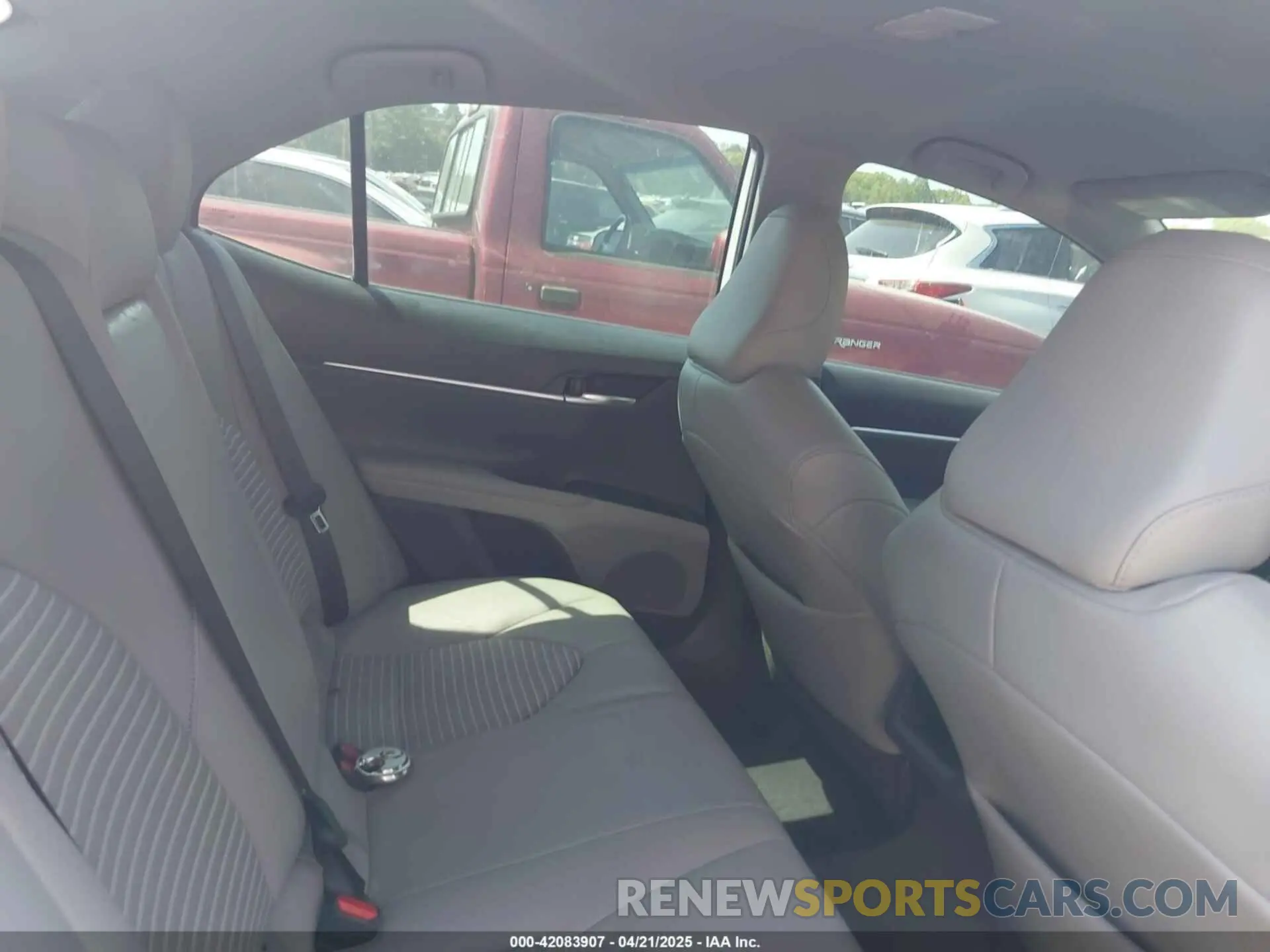 8 Photograph of a damaged car 4T1M11AK3LU862528 TOYOTA CAMRY 2020