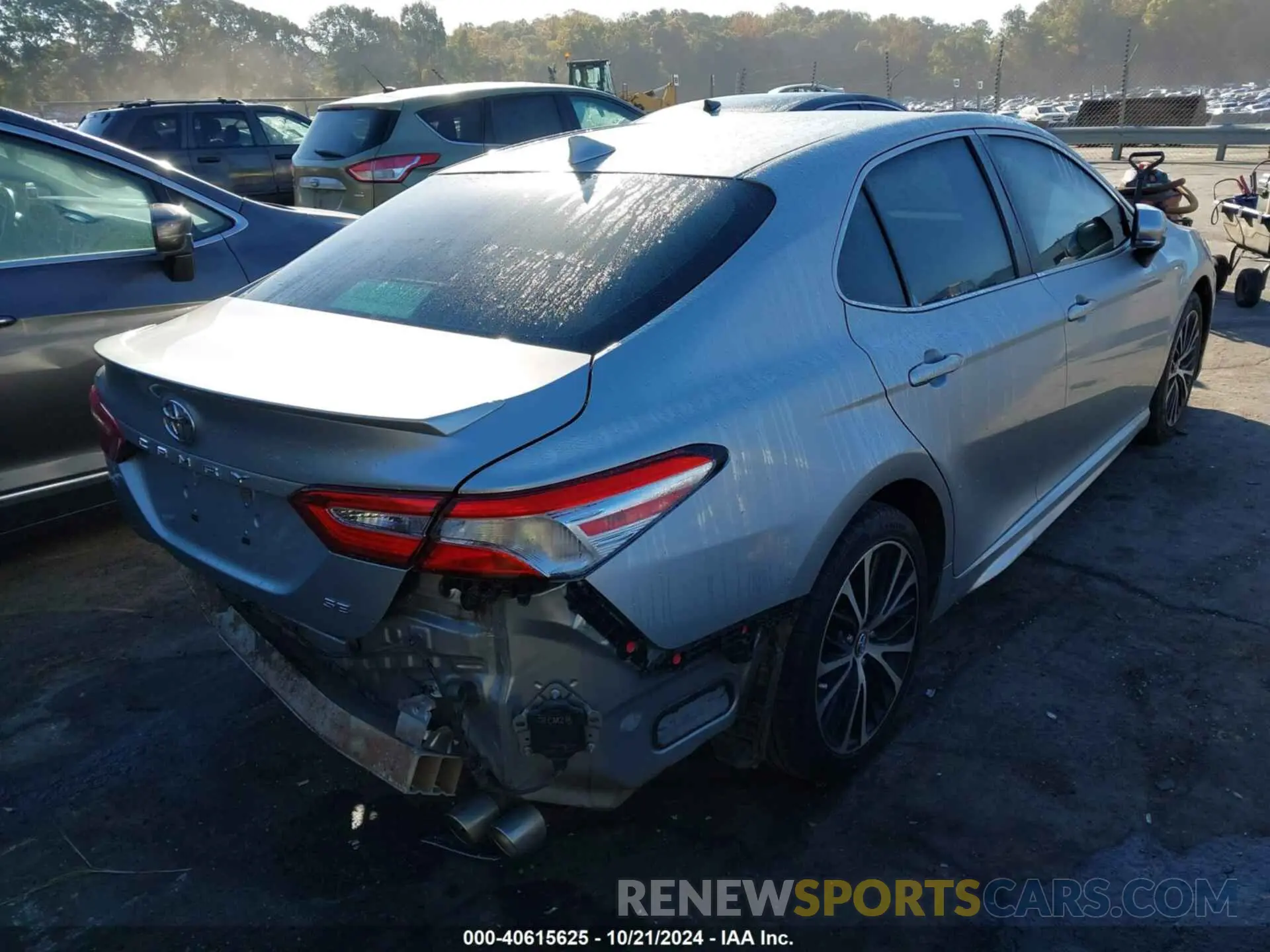 4 Photograph of a damaged car 4T1M11AK3LU872931 TOYOTA CAMRY 2020
