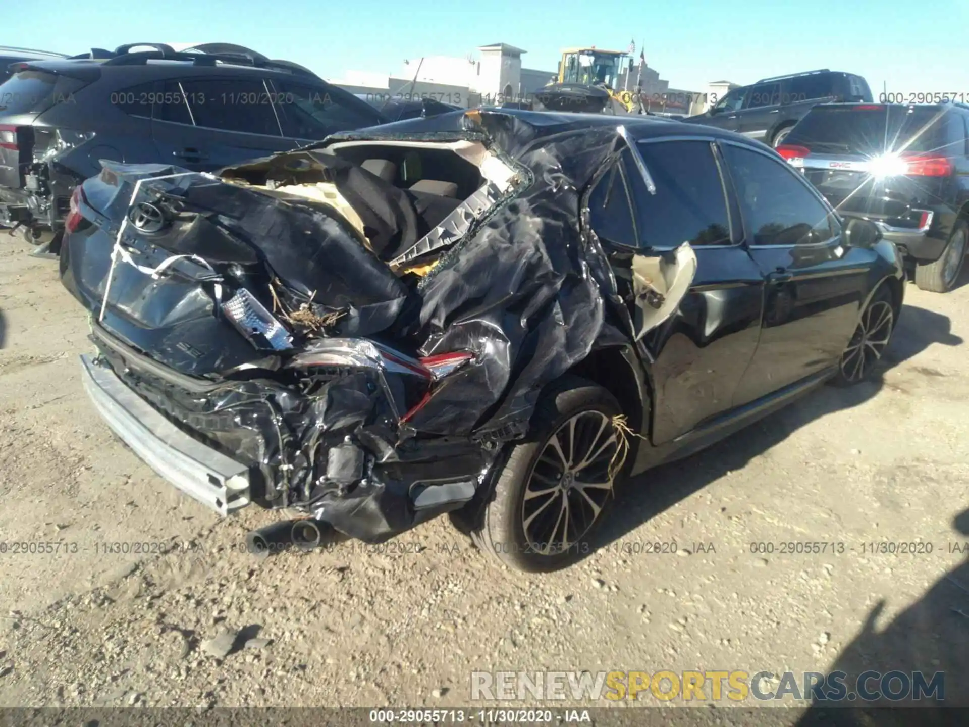 4 Photograph of a damaged car 4T1M11AK3LU903403 TOYOTA CAMRY 2020