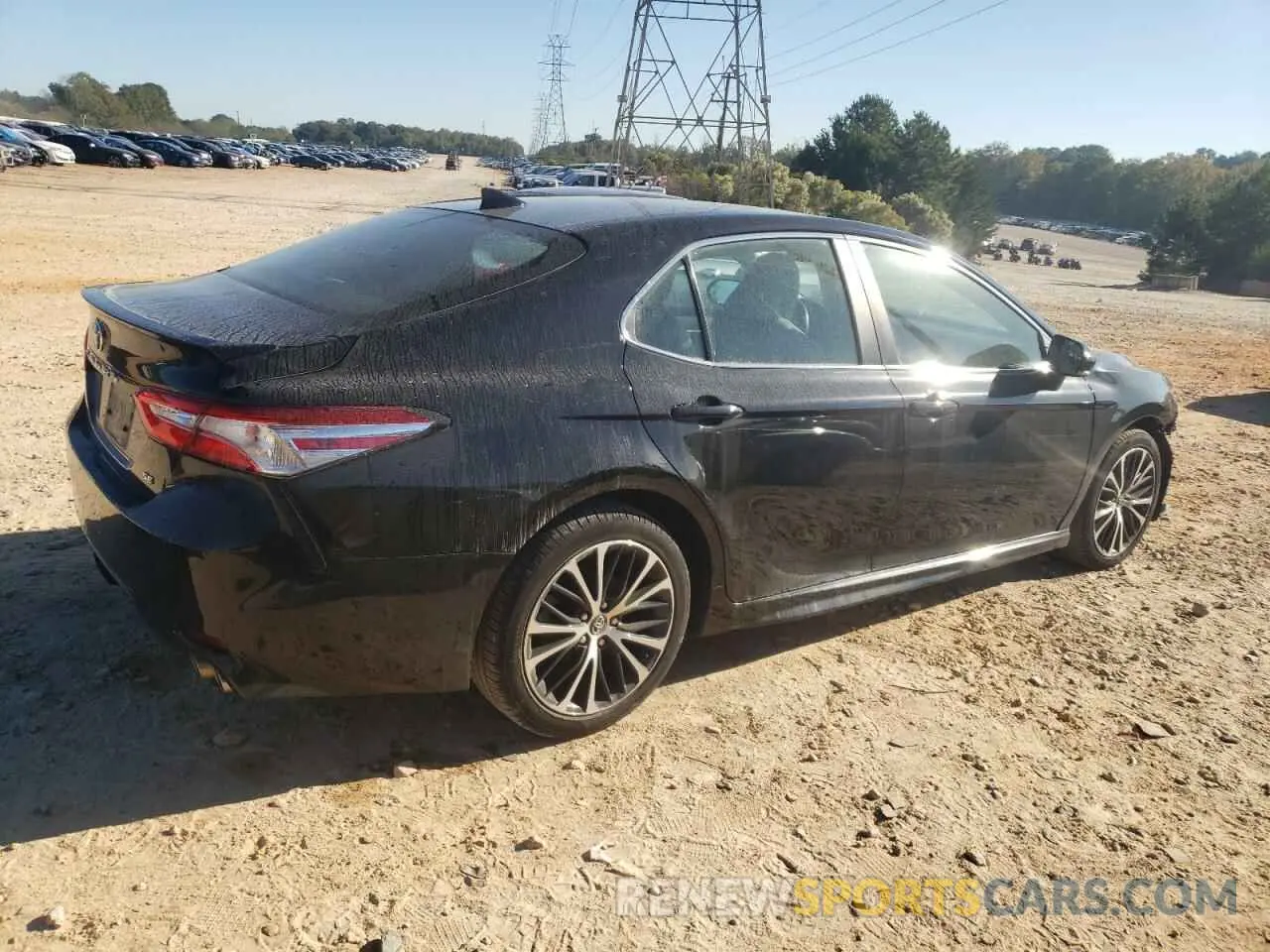 3 Photograph of a damaged car 4T1M11AK3LU916166 TOYOTA CAMRY 2020
