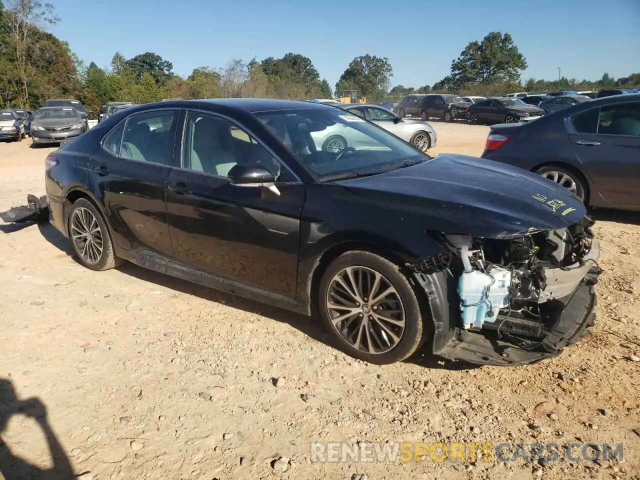 4 Photograph of a damaged car 4T1M11AK3LU916166 TOYOTA CAMRY 2020