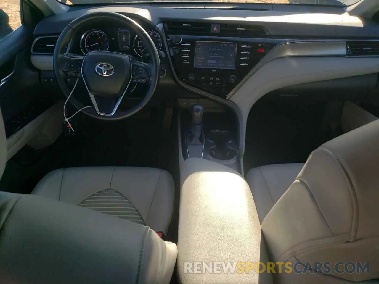 8 Photograph of a damaged car 4T1M11AK3LU916166 TOYOTA CAMRY 2020