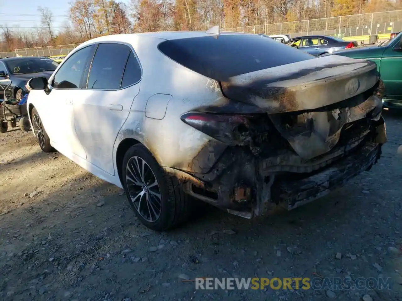 3 Photograph of a damaged car 4T1M11AK3LU940712 TOYOTA CAMRY 2020