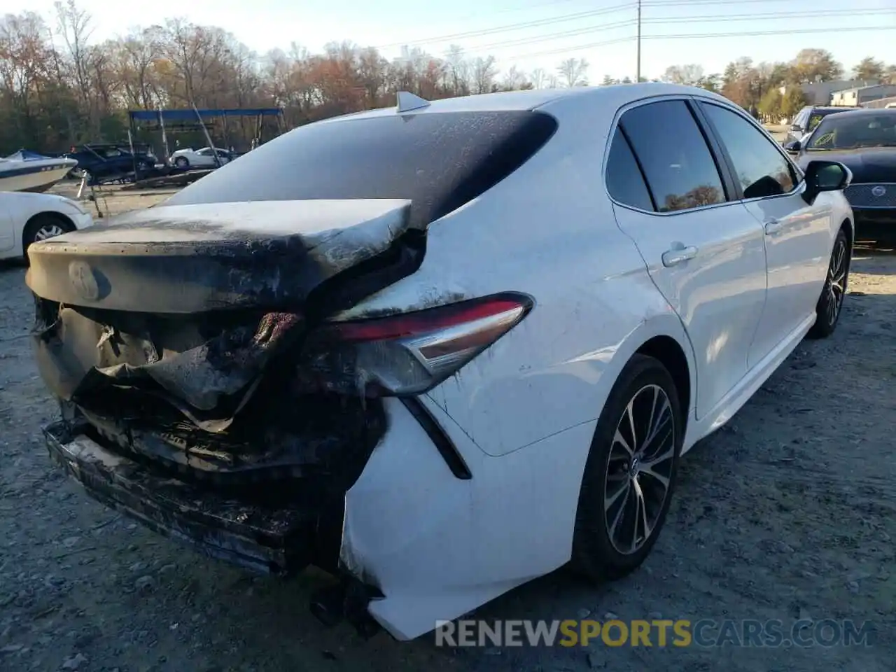 4 Photograph of a damaged car 4T1M11AK3LU940712 TOYOTA CAMRY 2020