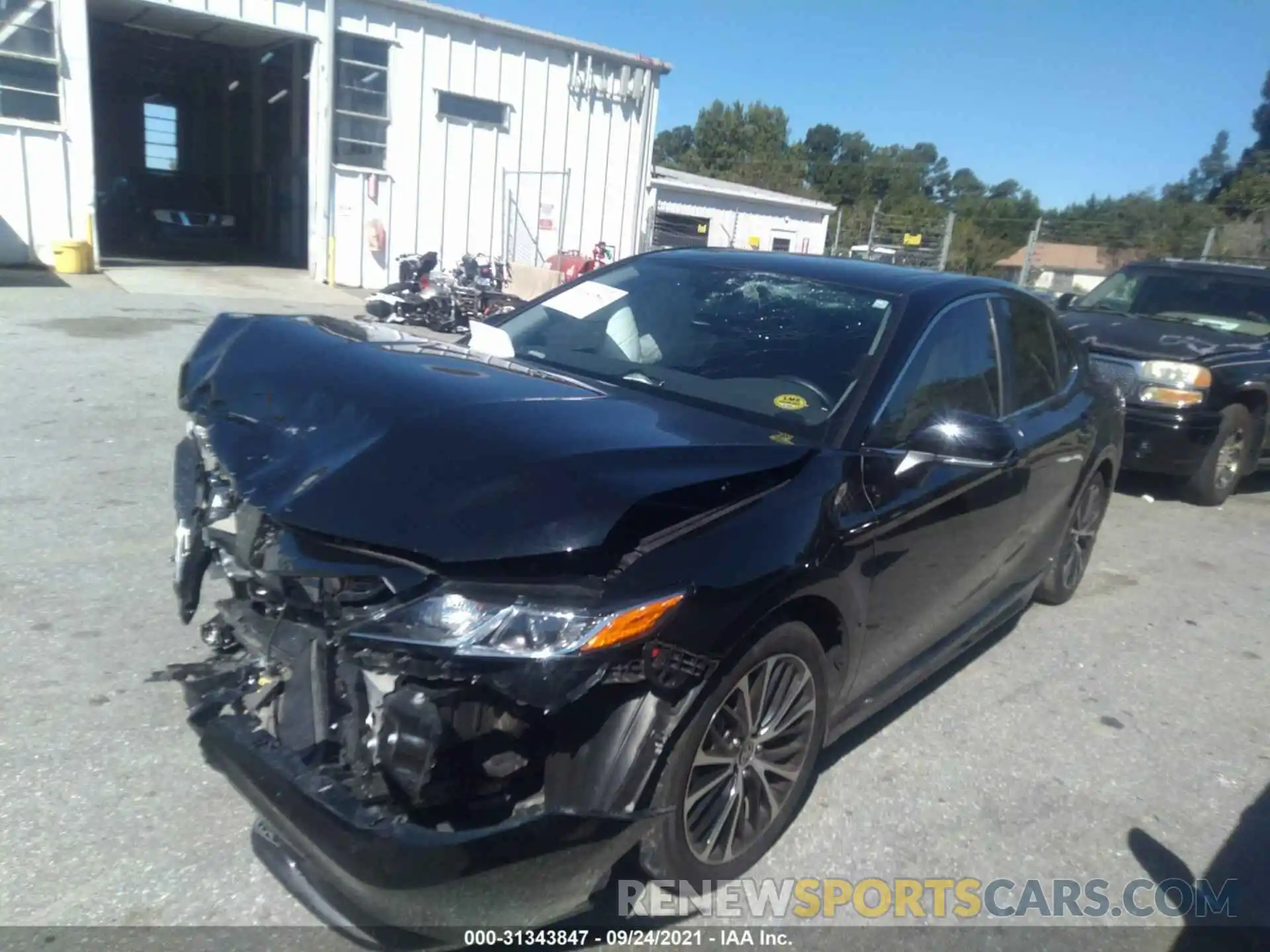 2 Photograph of a damaged car 4T1M11AK3LU972415 TOYOTA CAMRY 2020