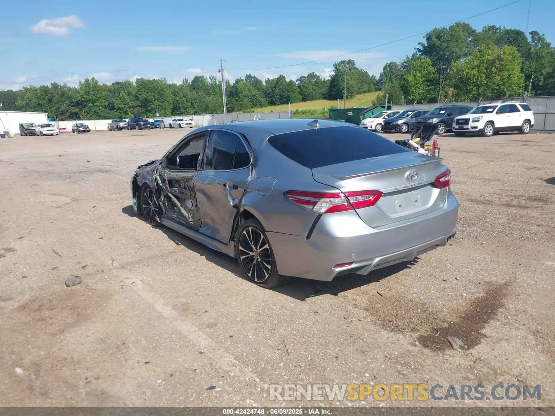 3 Photograph of a damaged car 4T1M11AK3LU988453 TOYOTA CAMRY 2020