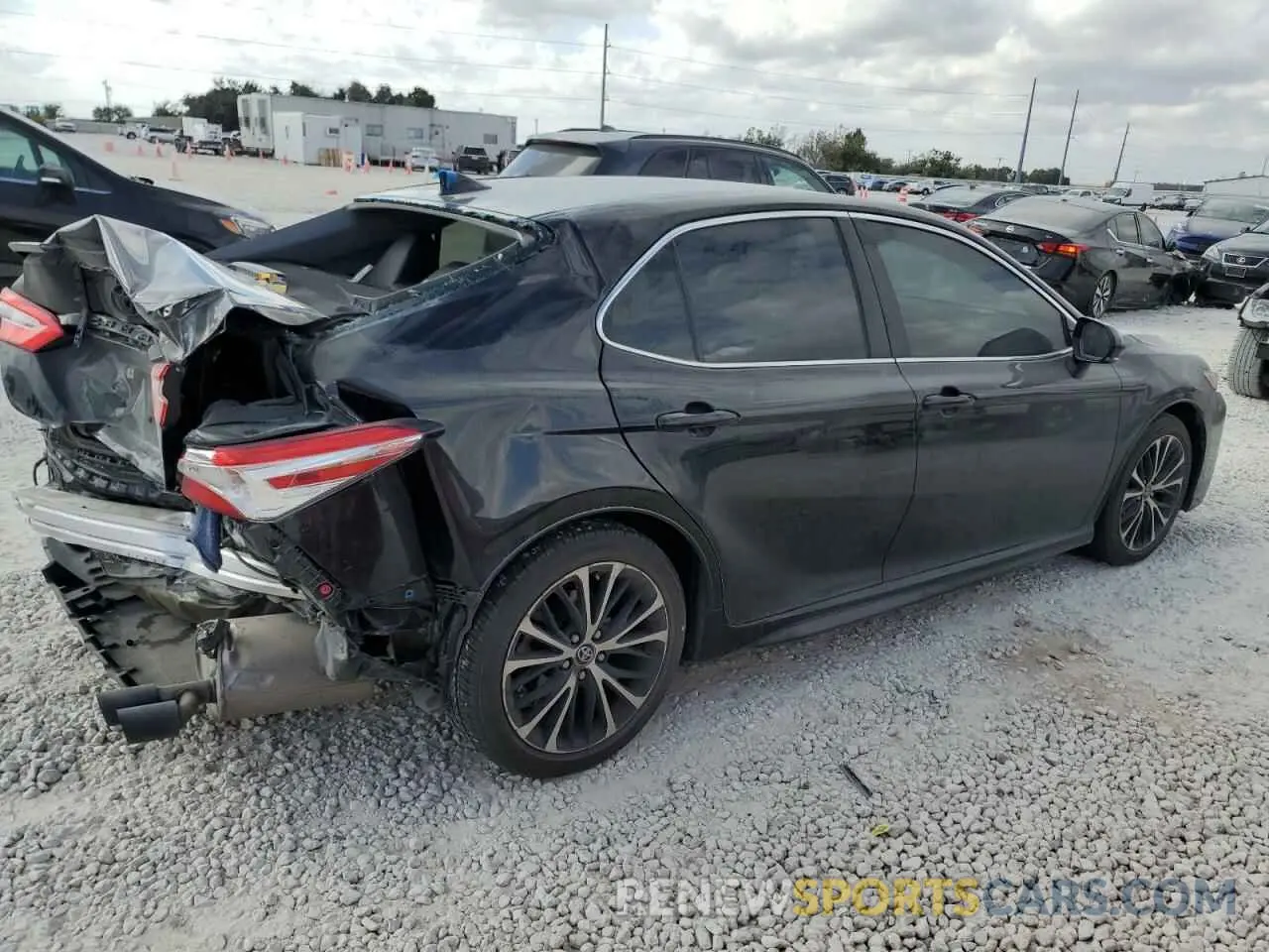 3 Photograph of a damaged car 4T1M11AK4LU325067 TOYOTA CAMRY 2020