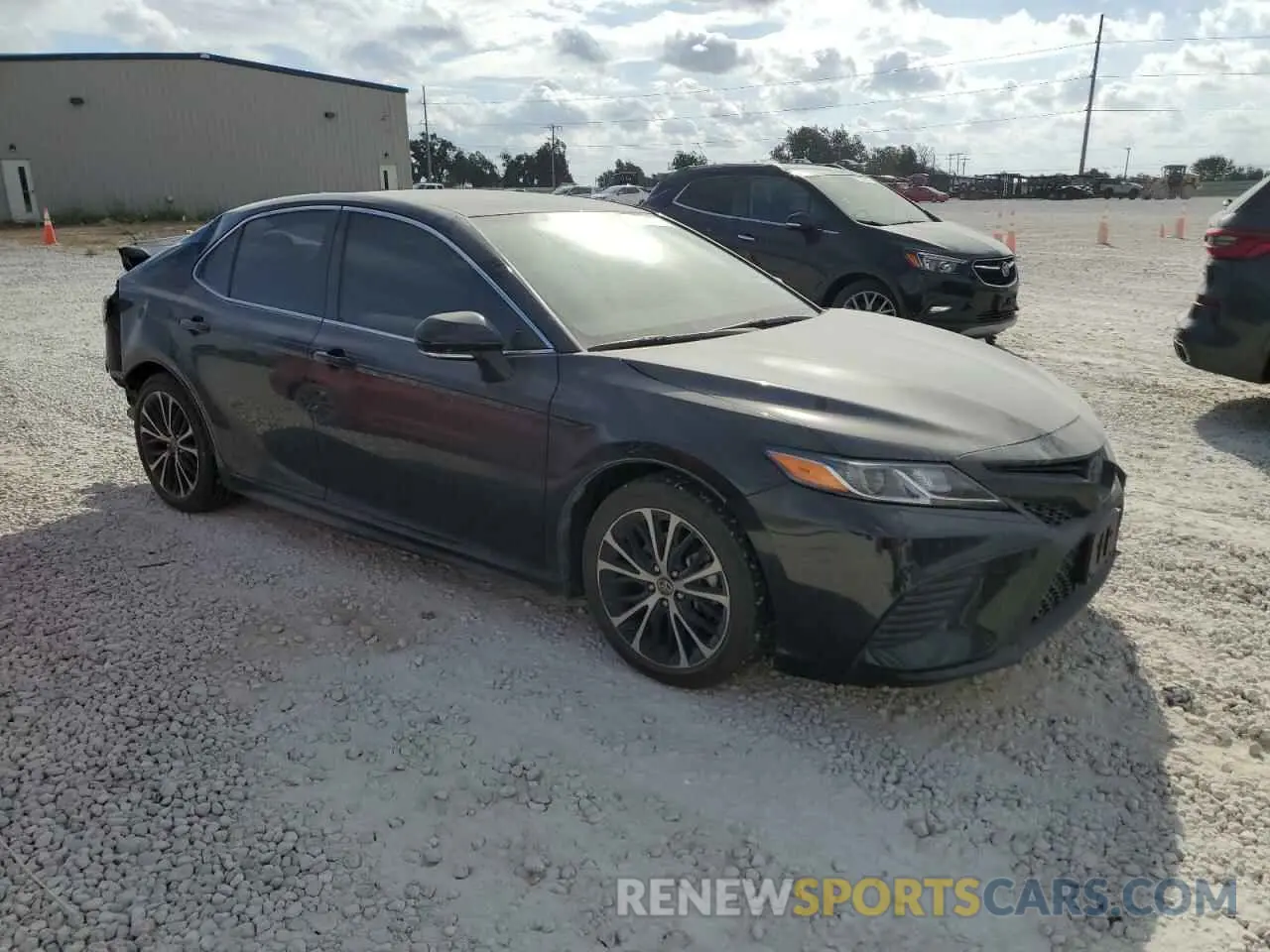 4 Photograph of a damaged car 4T1M11AK4LU325067 TOYOTA CAMRY 2020