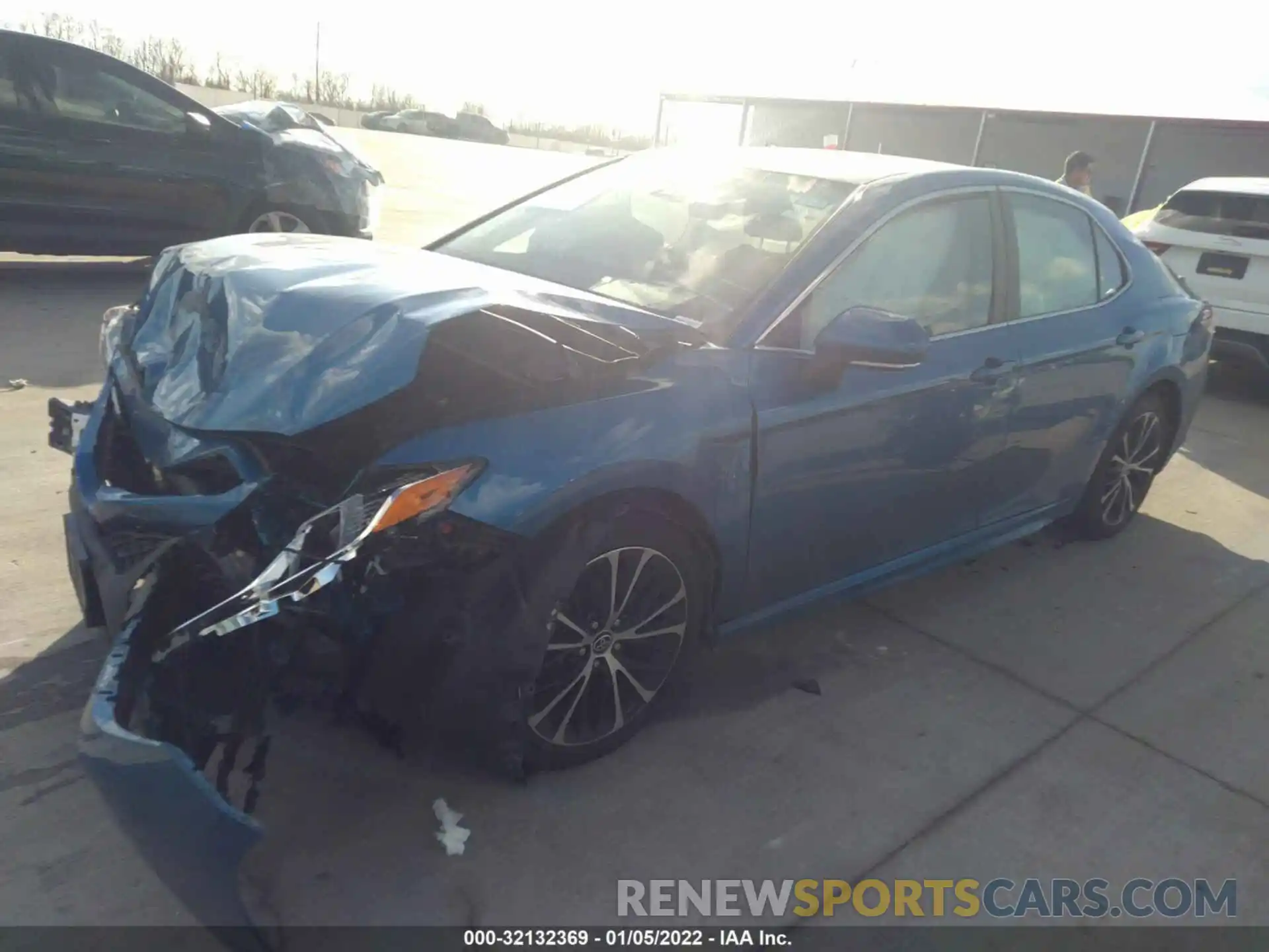 2 Photograph of a damaged car 4T1M11AK4LU377315 TOYOTA CAMRY 2020