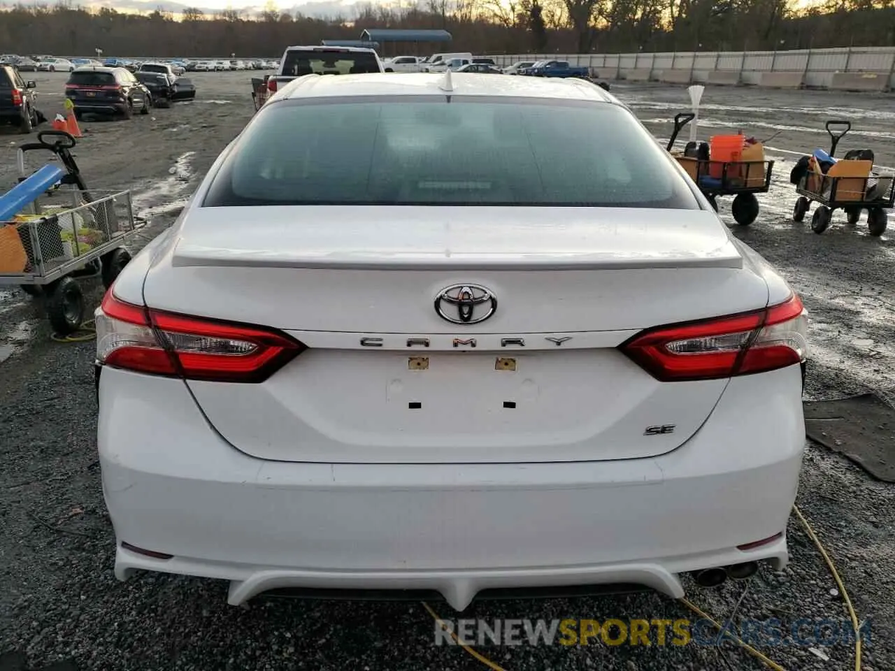 6 Photograph of a damaged car 4T1M11AK4LU399895 TOYOTA CAMRY 2020