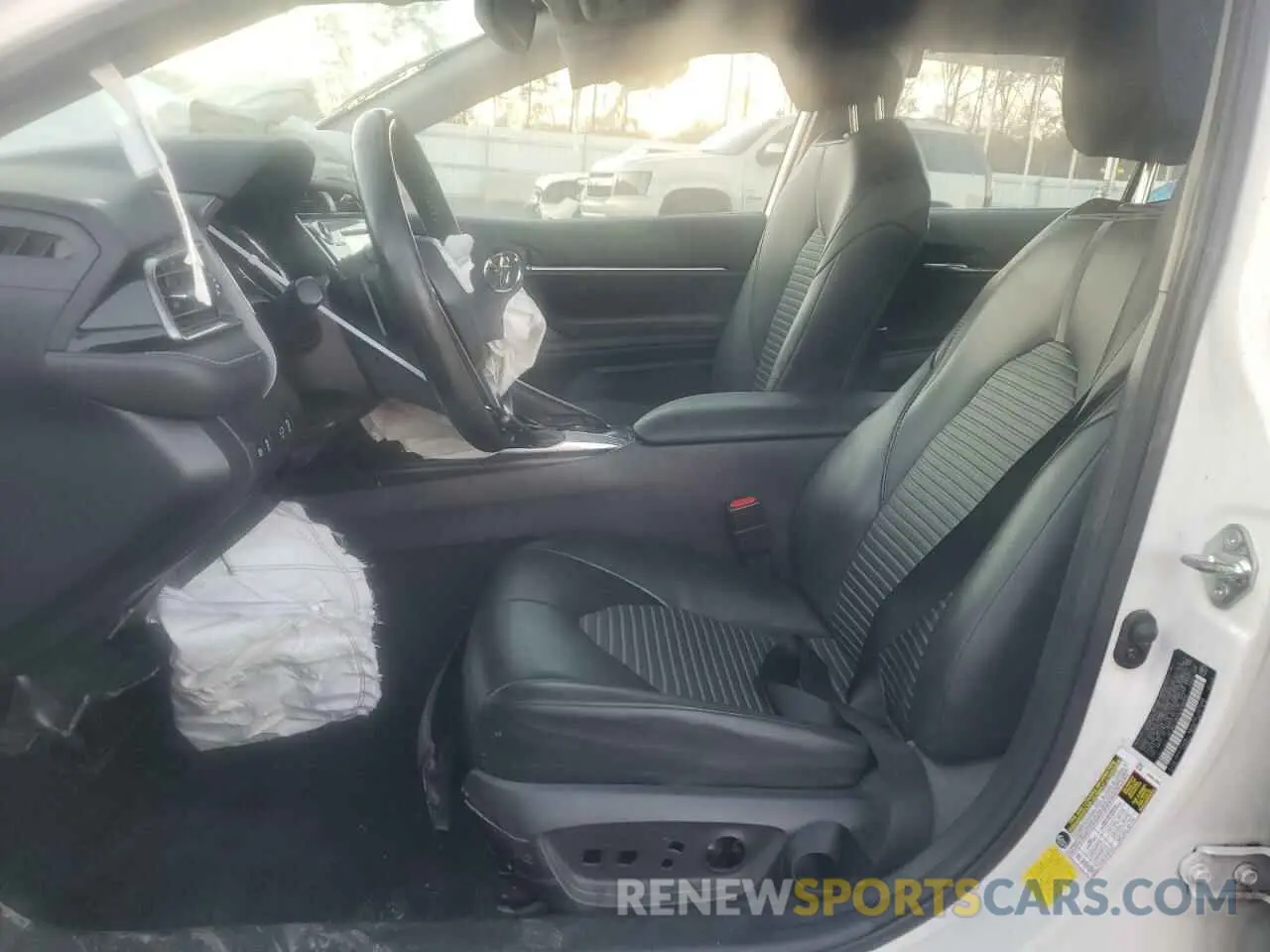 7 Photograph of a damaged car 4T1M11AK4LU399895 TOYOTA CAMRY 2020