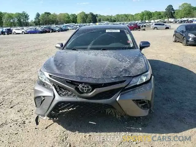 11 Photograph of a damaged car 4T1M11AK4LU401533 TOYOTA CAMRY 2020