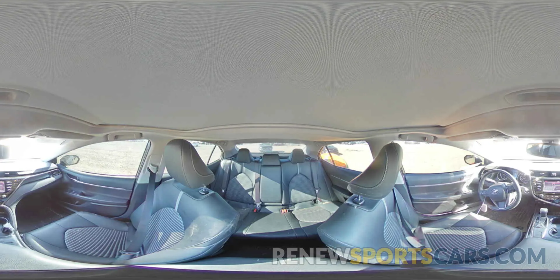 13 Photograph of a damaged car 4T1M11AK4LU401533 TOYOTA CAMRY 2020