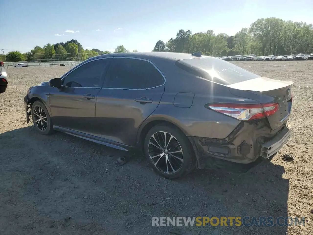 2 Photograph of a damaged car 4T1M11AK4LU401533 TOYOTA CAMRY 2020