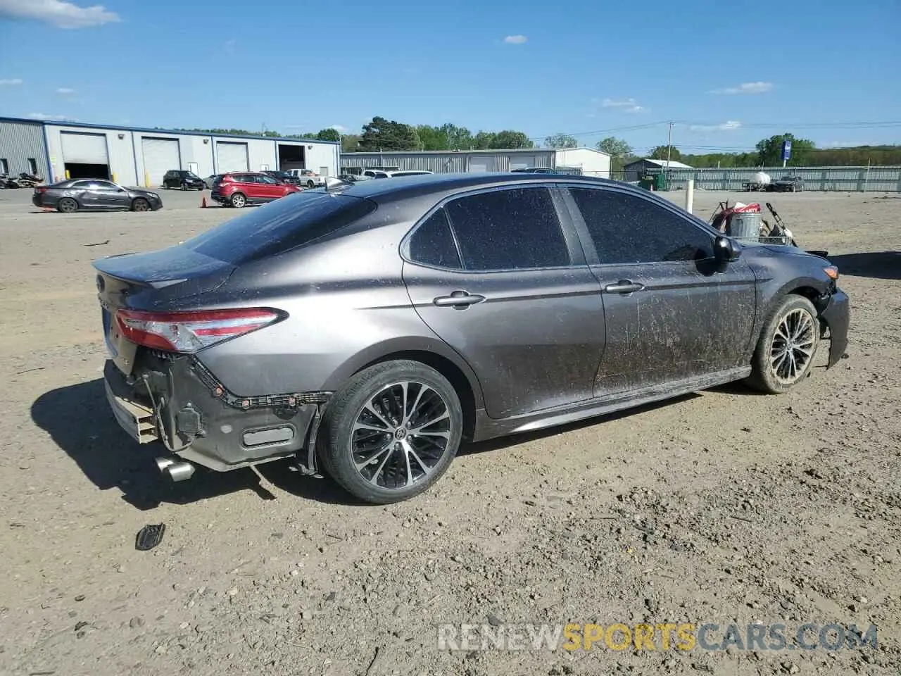 3 Photograph of a damaged car 4T1M11AK4LU401533 TOYOTA CAMRY 2020