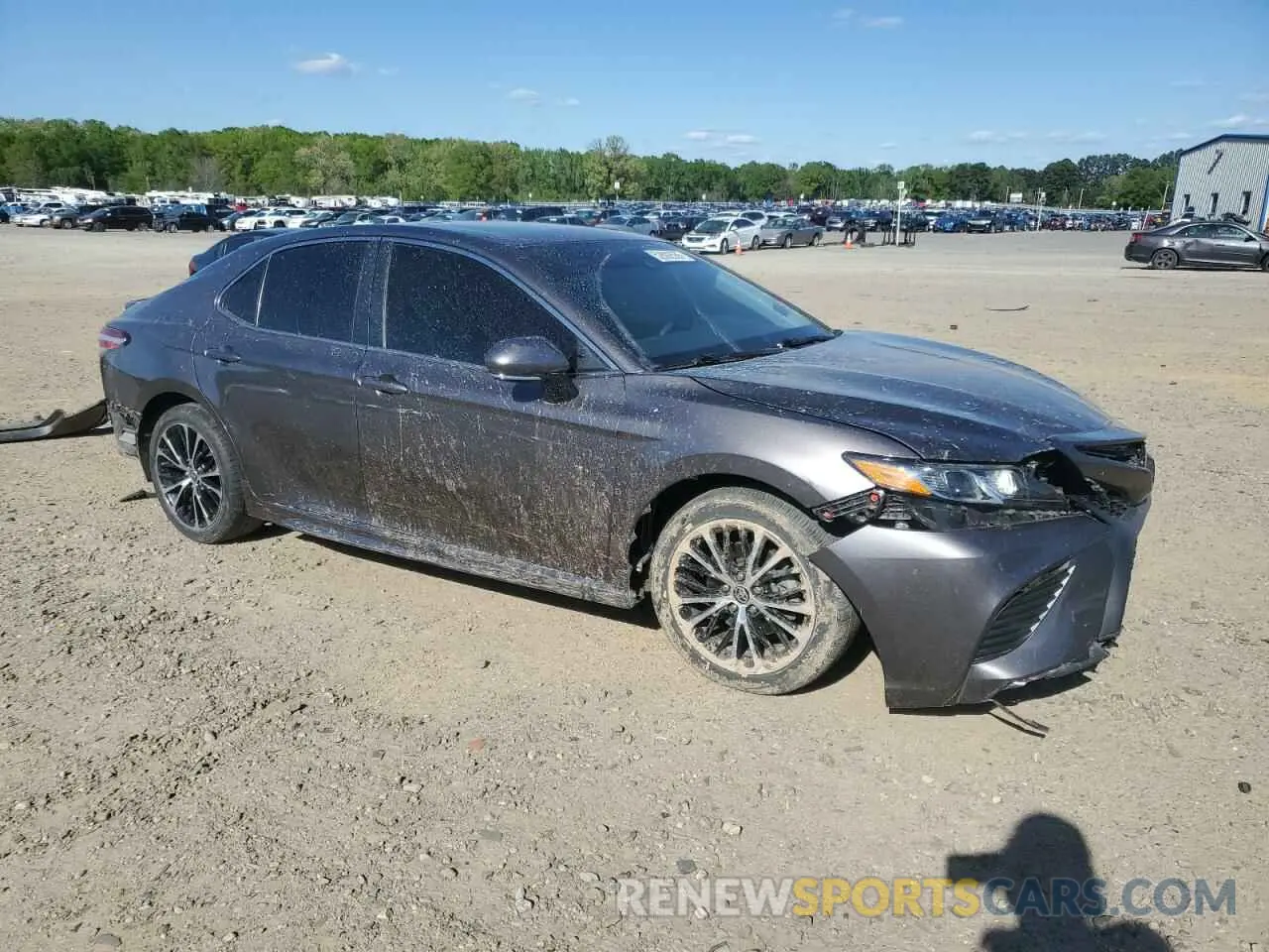 4 Photograph of a damaged car 4T1M11AK4LU401533 TOYOTA CAMRY 2020