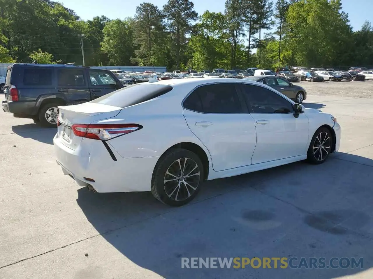 3 Photograph of a damaged car 4T1M11AK4LU906763 TOYOTA CAMRY 2020