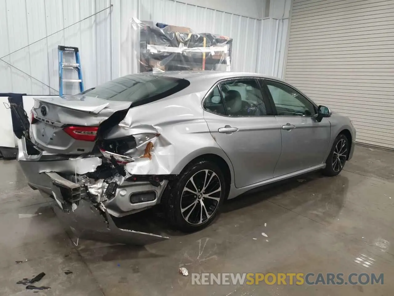 3 Photograph of a damaged car 4T1M11AK4LU923109 TOYOTA CAMRY 2020