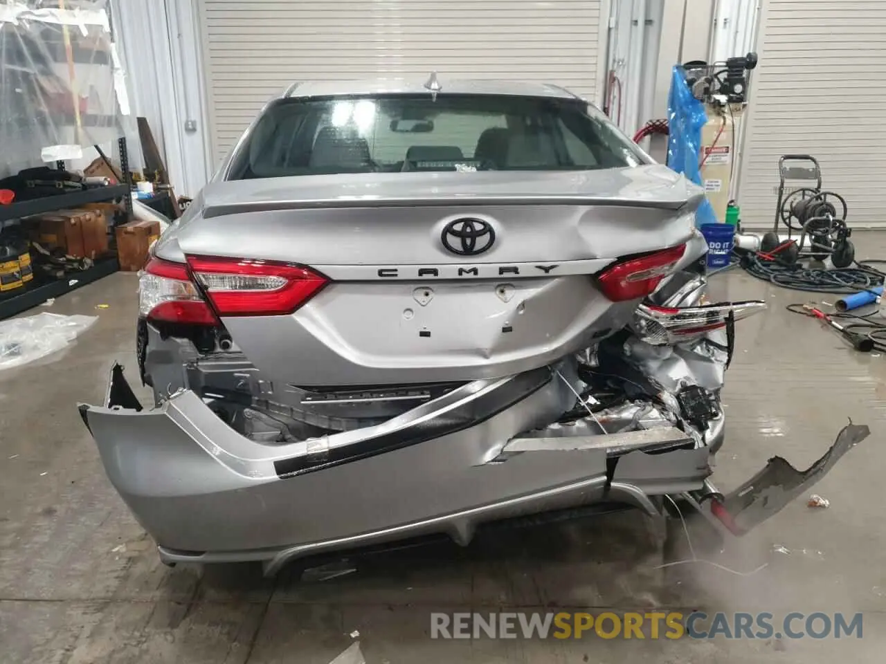 6 Photograph of a damaged car 4T1M11AK4LU923109 TOYOTA CAMRY 2020
