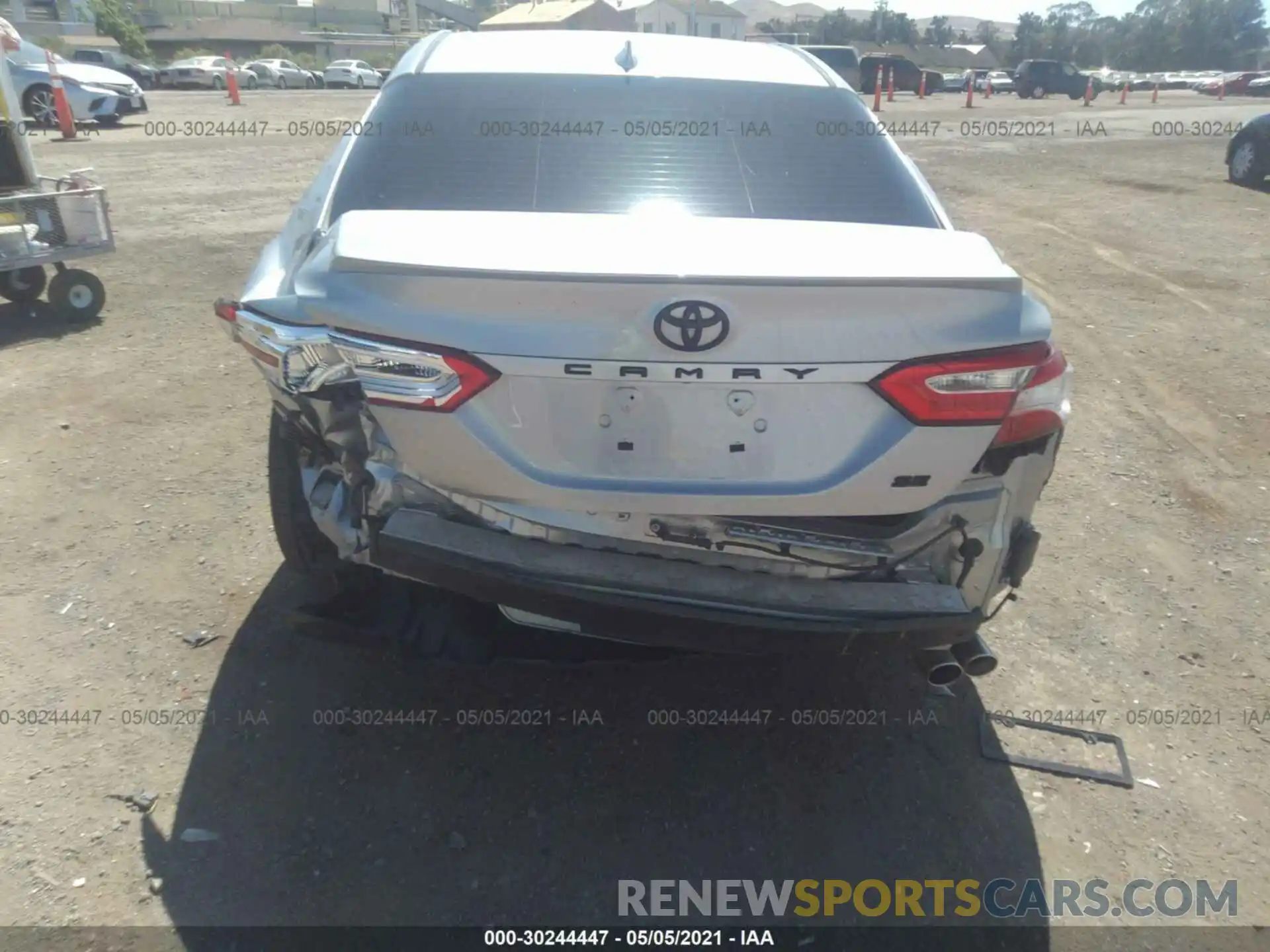 6 Photograph of a damaged car 4T1M11AK4LU941464 TOYOTA CAMRY 2020