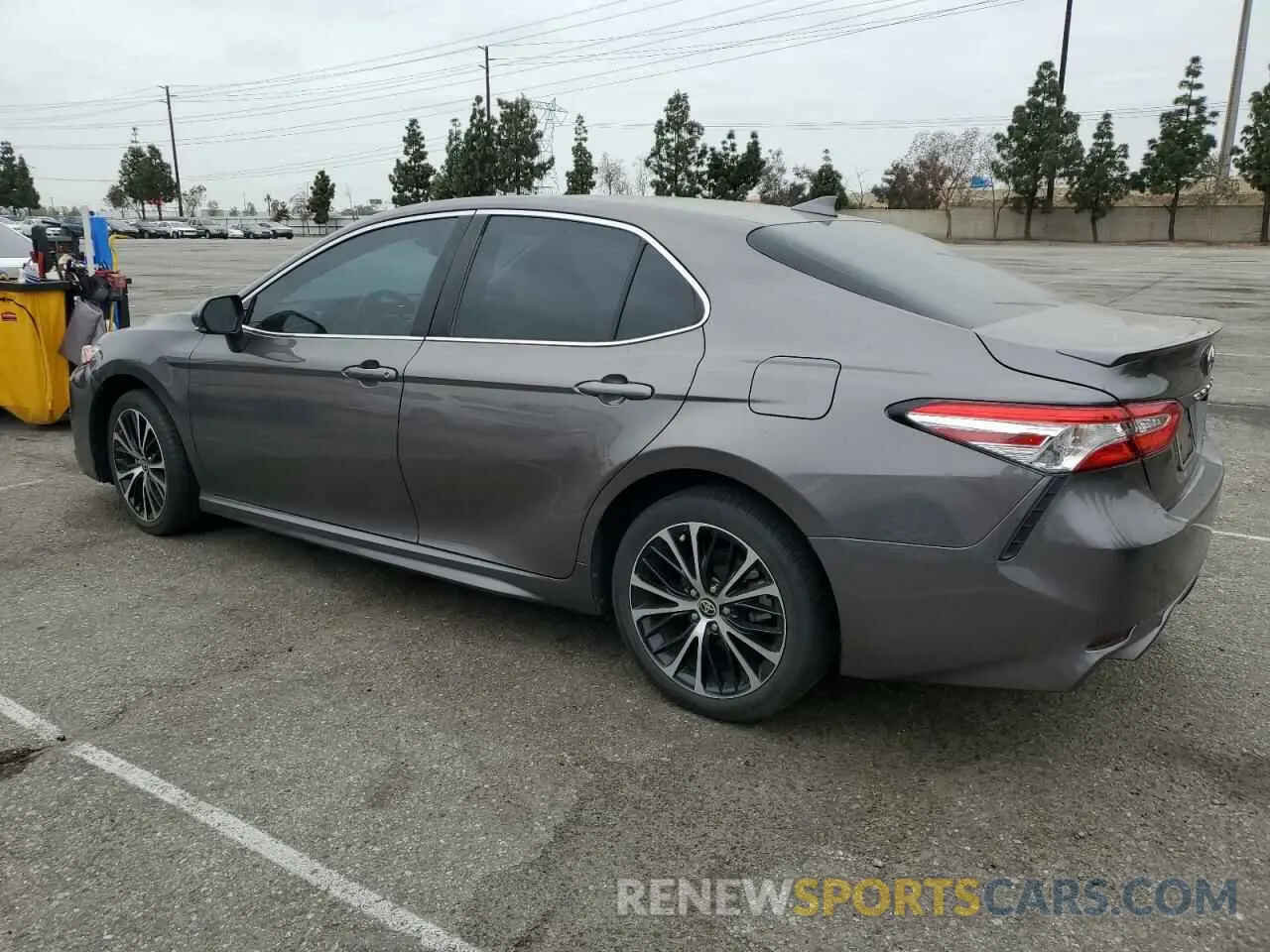 2 Photograph of a damaged car 4T1M11AK4LU960757 TOYOTA CAMRY 2020