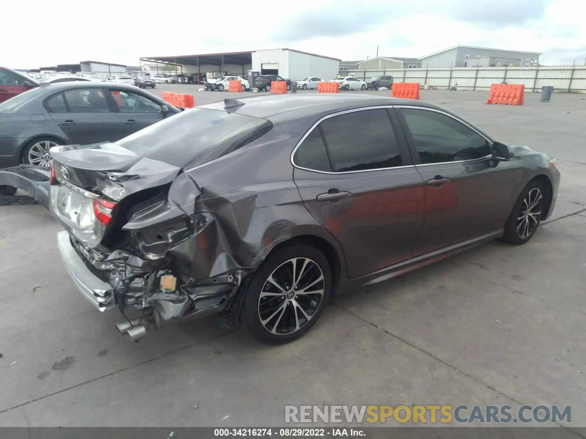 4 Photograph of a damaged car 4T1M11AK4LU968213 TOYOTA CAMRY 2020