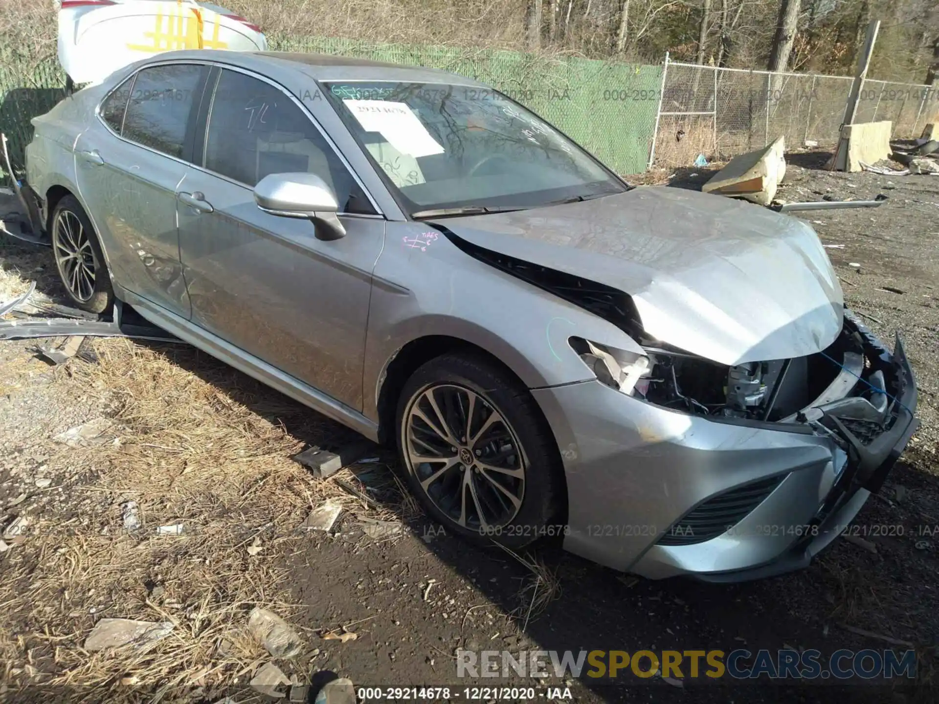 1 Photograph of a damaged car 4T1M11AK4LU985612 TOYOTA CAMRY 2020