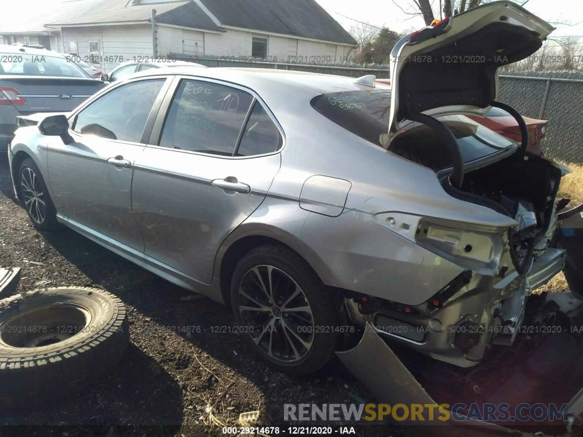 3 Photograph of a damaged car 4T1M11AK4LU985612 TOYOTA CAMRY 2020