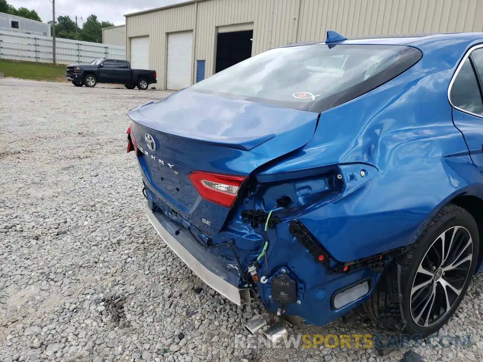 9 Photograph of a damaged car 4T1M11AK5LU380661 TOYOTA CAMRY 2020