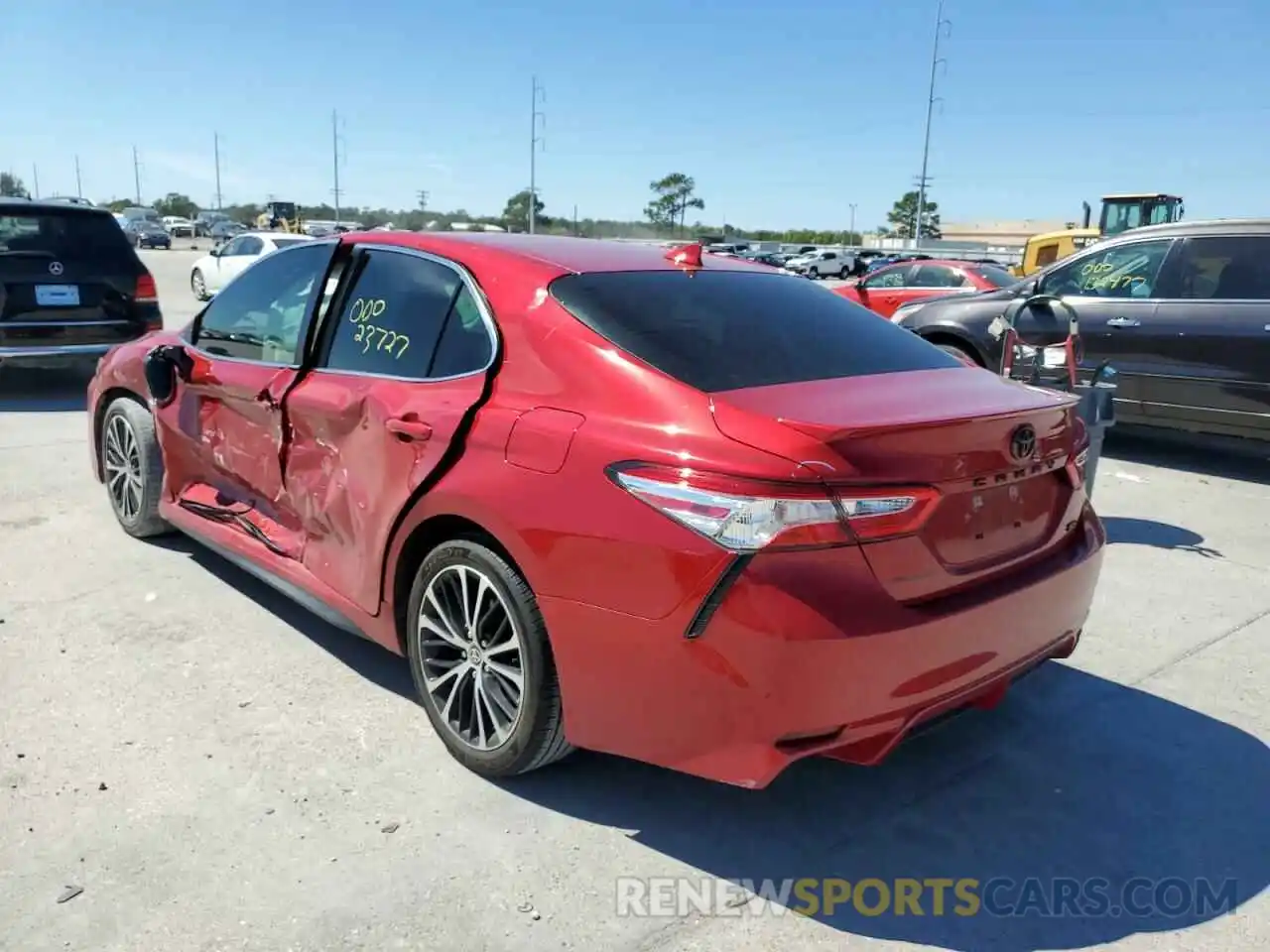 3 Photograph of a damaged car 4T1M11AK5LU390283 TOYOTA CAMRY 2020