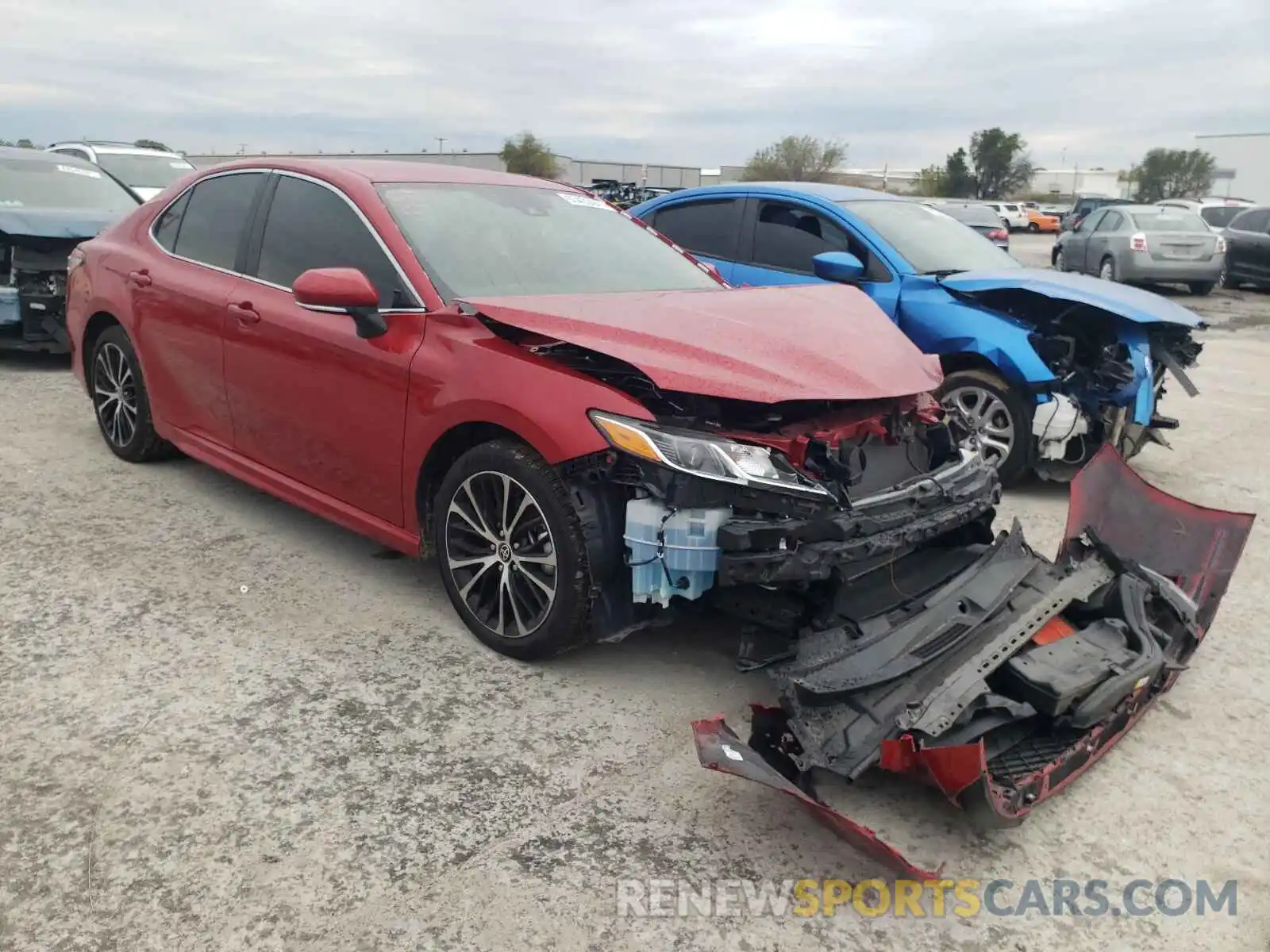 1 Photograph of a damaged car 4T1M11AK5LU393376 TOYOTA CAMRY 2020