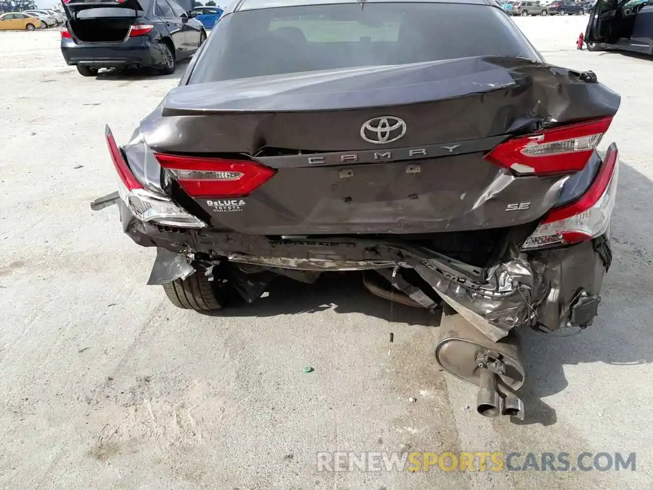 9 Photograph of a damaged car 4T1M11AK5LU399128 TOYOTA CAMRY 2020