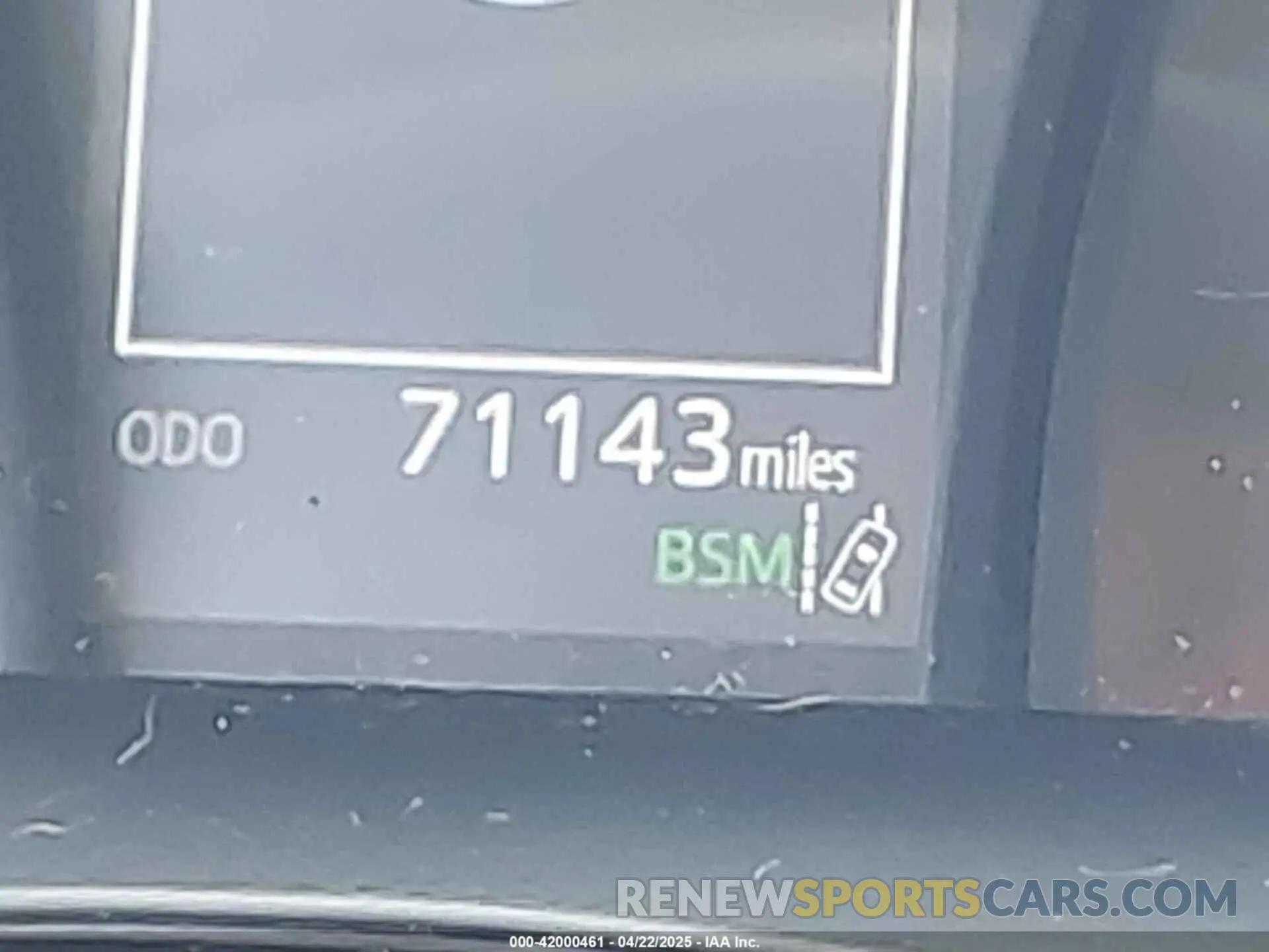 16 Photograph of a damaged car 4T1M11AK5LU399565 TOYOTA CAMRY 2020