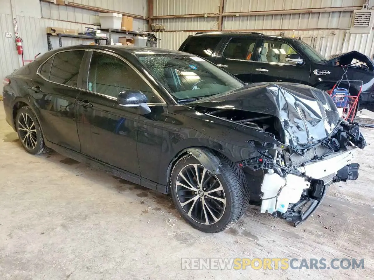 4 Photograph of a damaged car 4T1M11AK5LU872977 TOYOTA CAMRY 2020