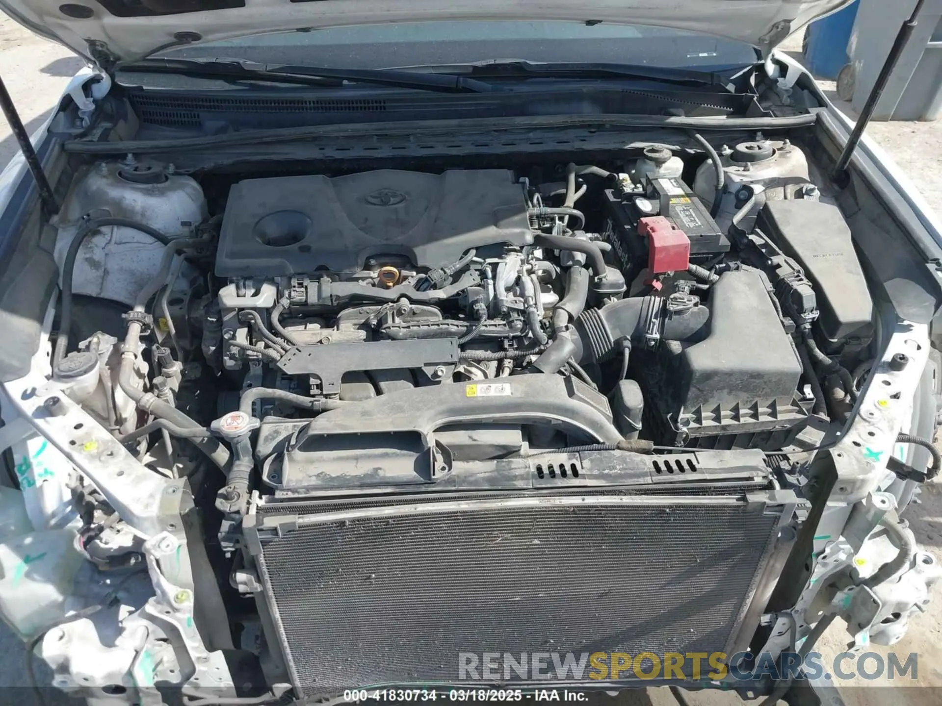 10 Photograph of a damaged car 4T1M11AK5LU901118 TOYOTA CAMRY 2020