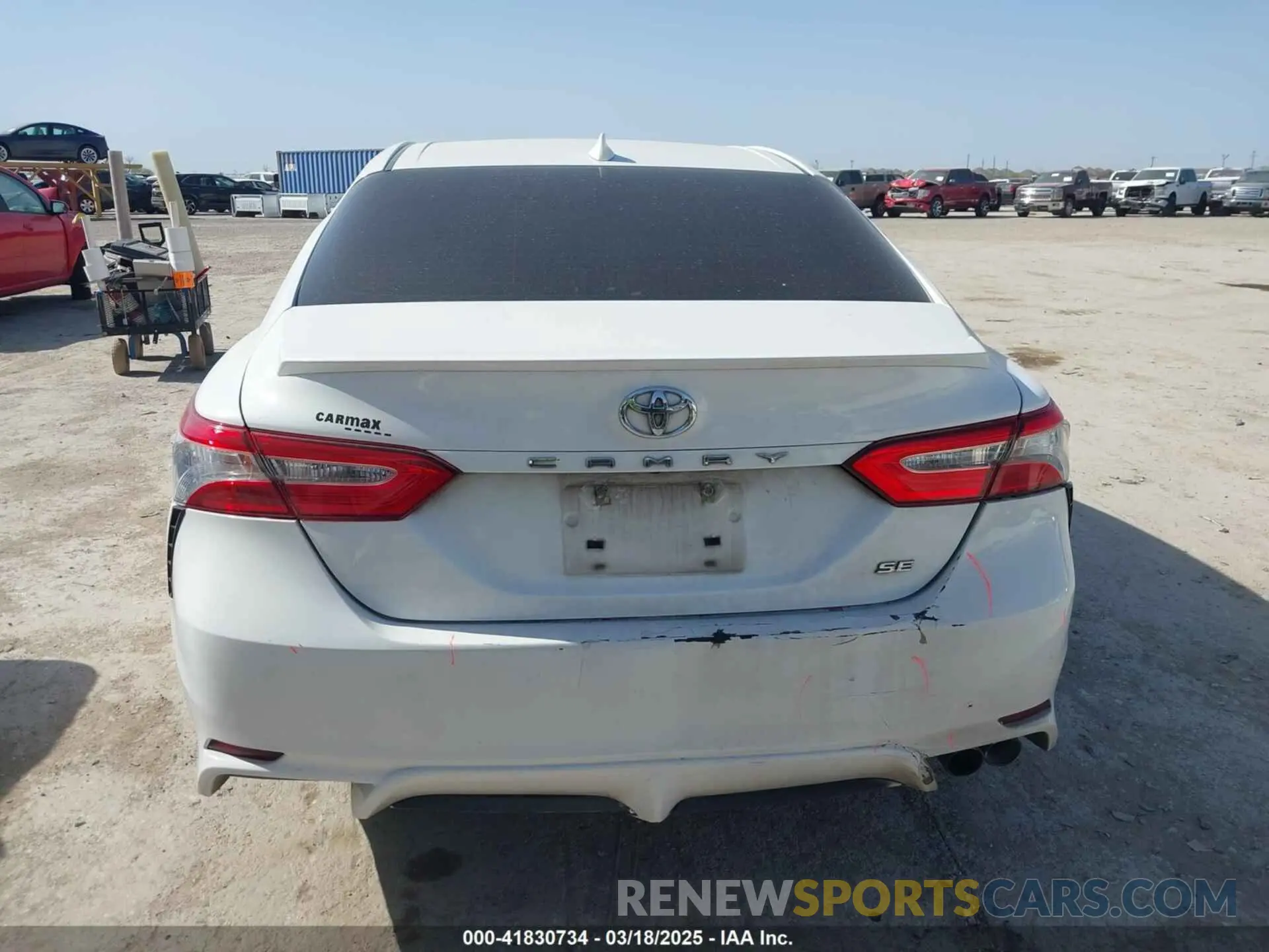 17 Photograph of a damaged car 4T1M11AK5LU901118 TOYOTA CAMRY 2020