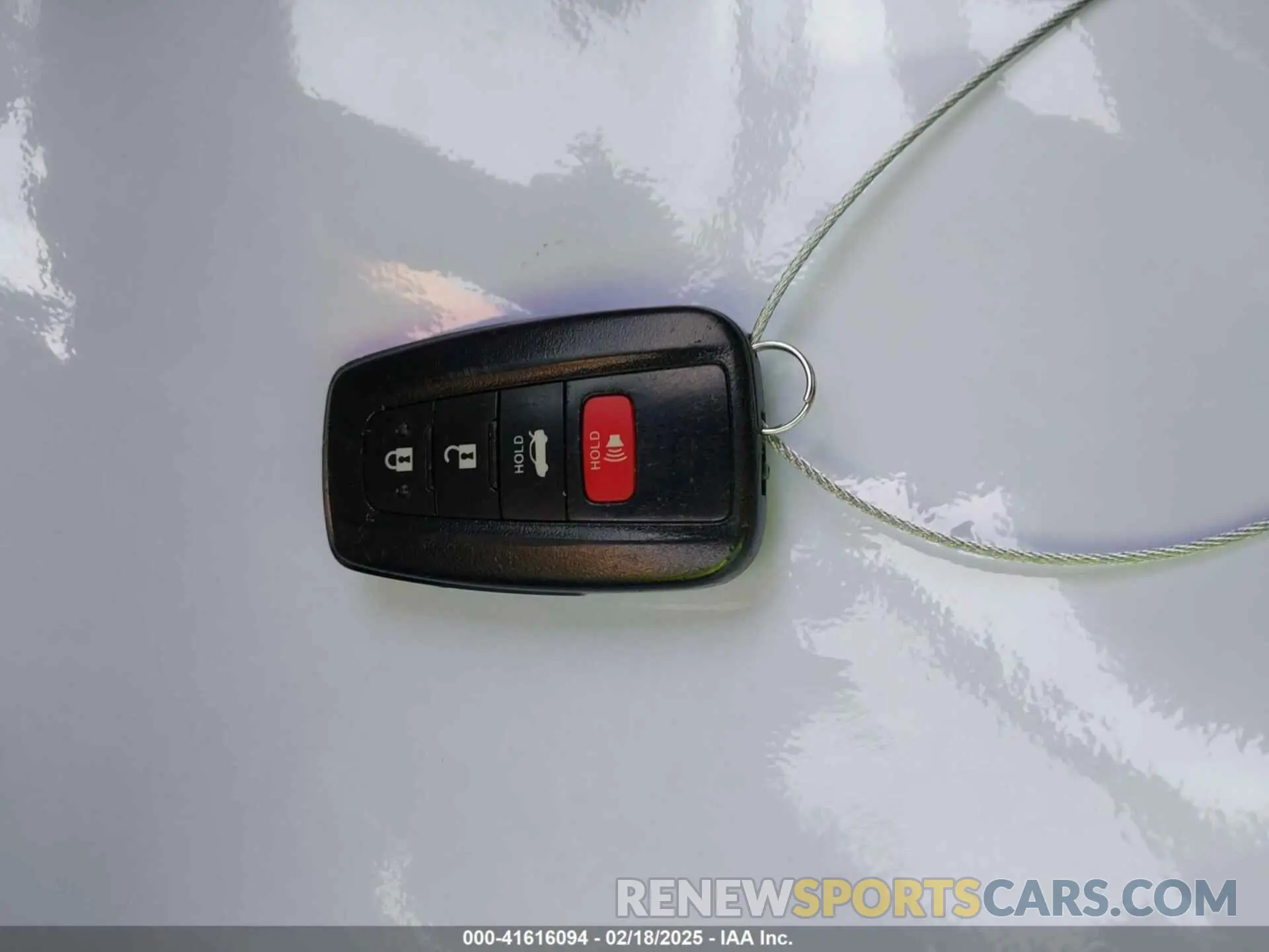 11 Photograph of a damaged car 4T1M11AK5LU923801 TOYOTA CAMRY 2020
