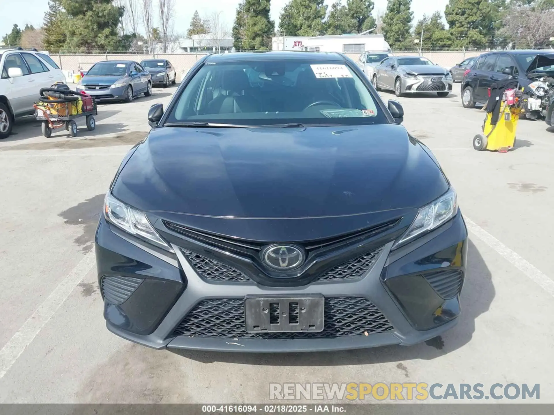 13 Photograph of a damaged car 4T1M11AK5LU923801 TOYOTA CAMRY 2020