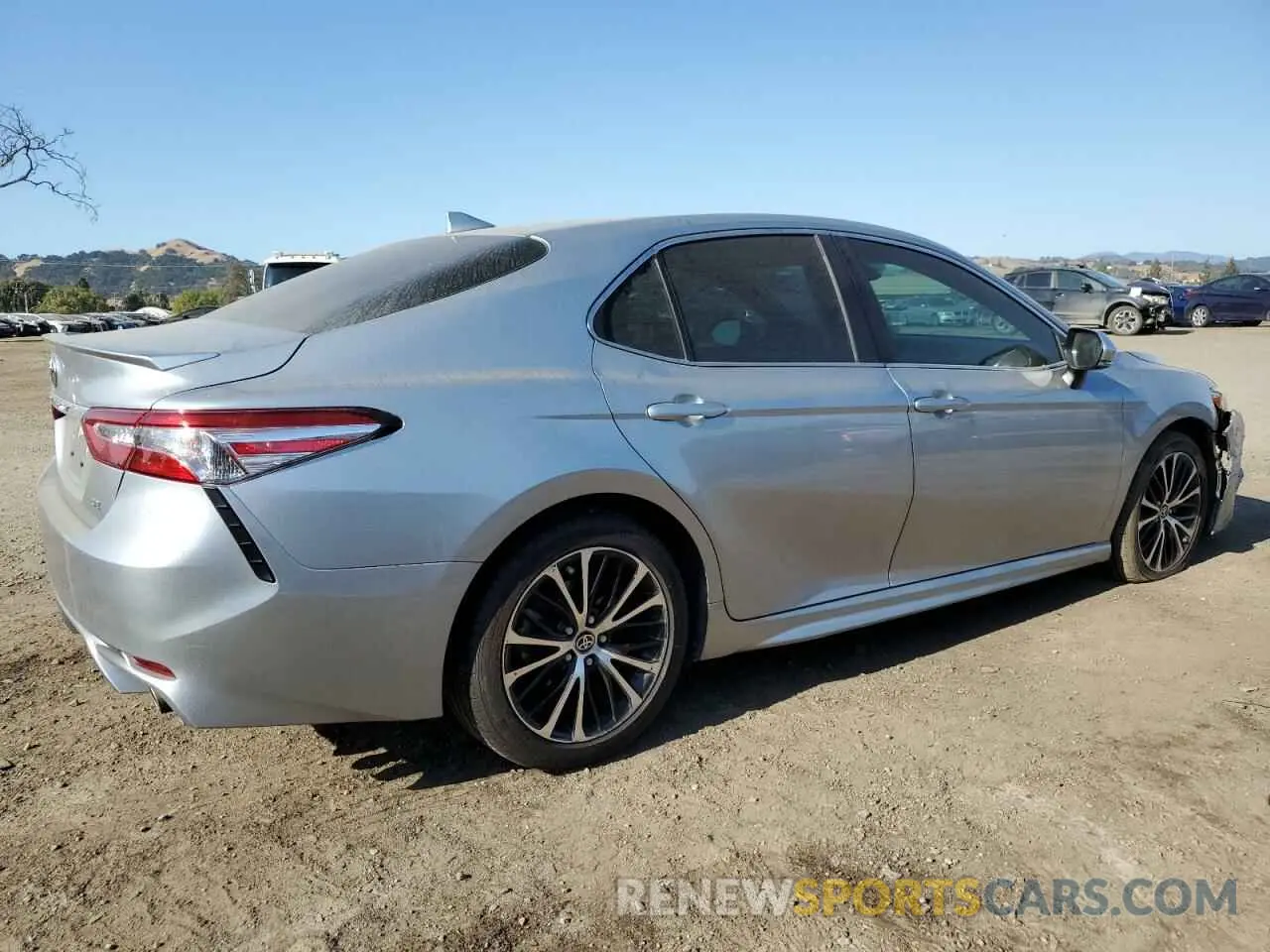 3 Photograph of a damaged car 4T1M11AK5LU945877 TOYOTA CAMRY 2020