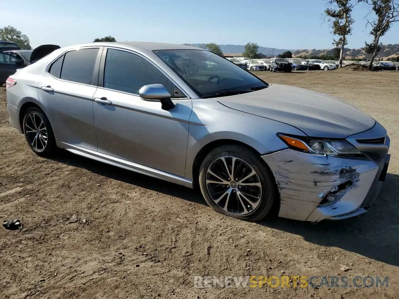 4 Photograph of a damaged car 4T1M11AK5LU945877 TOYOTA CAMRY 2020